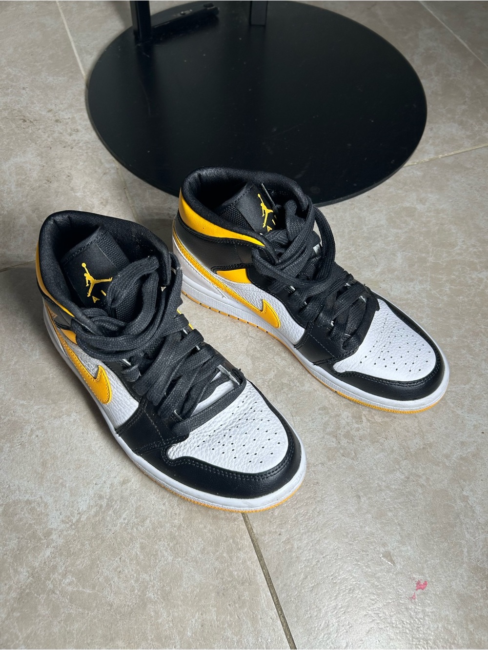 Nike Air Jordan size 7 Mid-Top Sneakers in Black/White/Yellow excellent